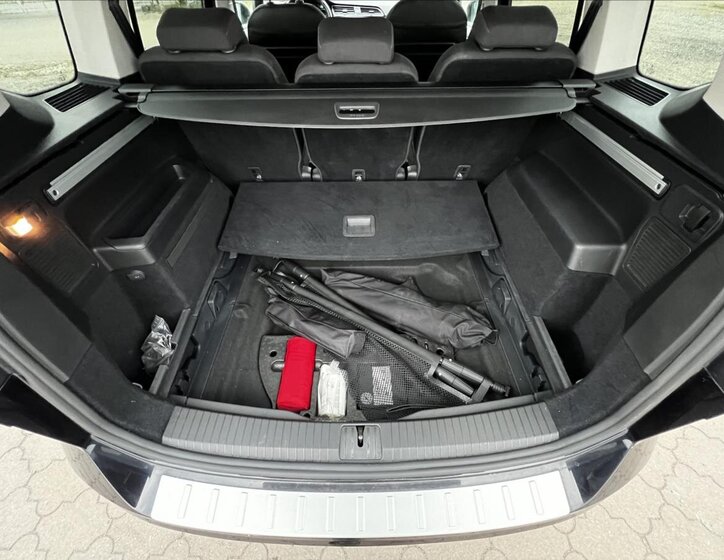 Volkswagen Touran Kombi 1,6 l 85 kw