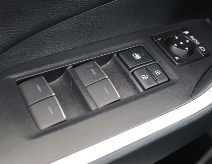 Toyota RAV4 SUV / Terénní 2,5 l 131 kw