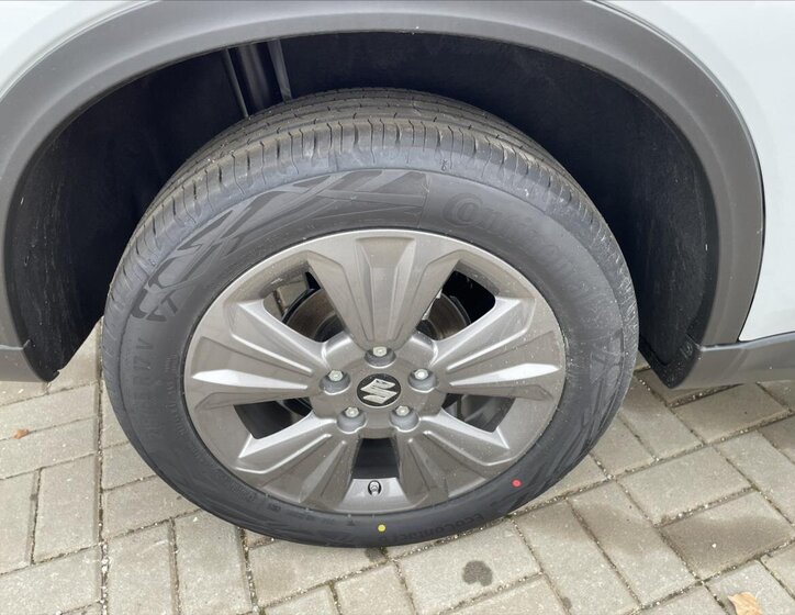 Suzuki Vitara SUV 1,4 l 81 kw