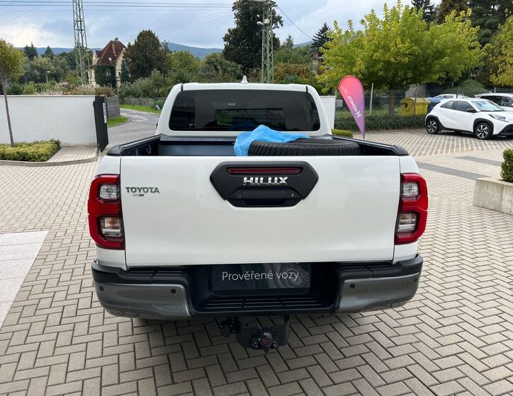 Toyota Hilux 5
