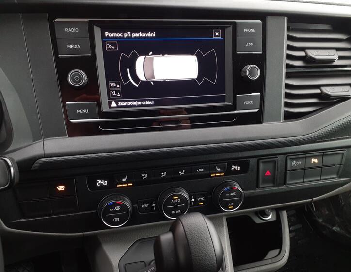 Volkswagen Caravelle 13