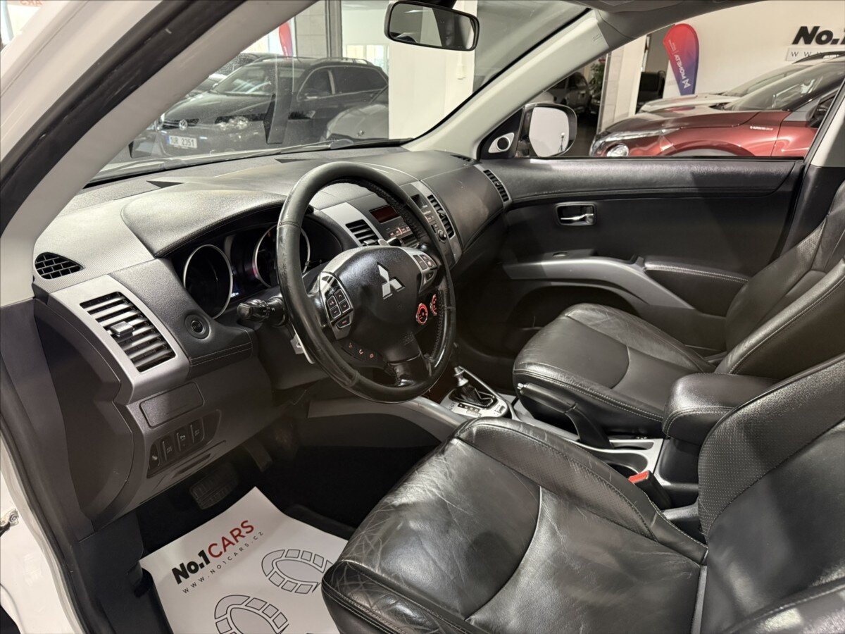 Mitsubishi Outlander SUV / Terénní 2,2 l 115 kw
