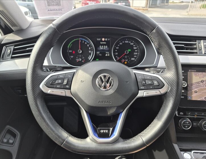 Volkswagen Passat Kombi 1,4 l 160 kw