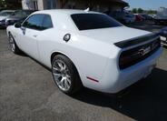 Dodge Challenger 8