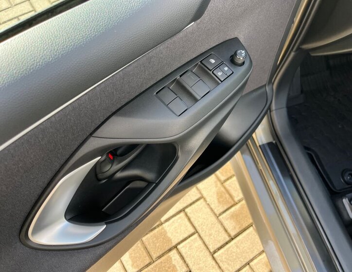 Toyota Yaris Hatchback 1,5 l 68 kw