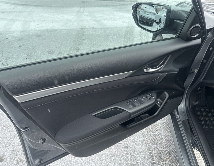 Honda Civic Sedan / Limuzína 1,5 l 134 kw