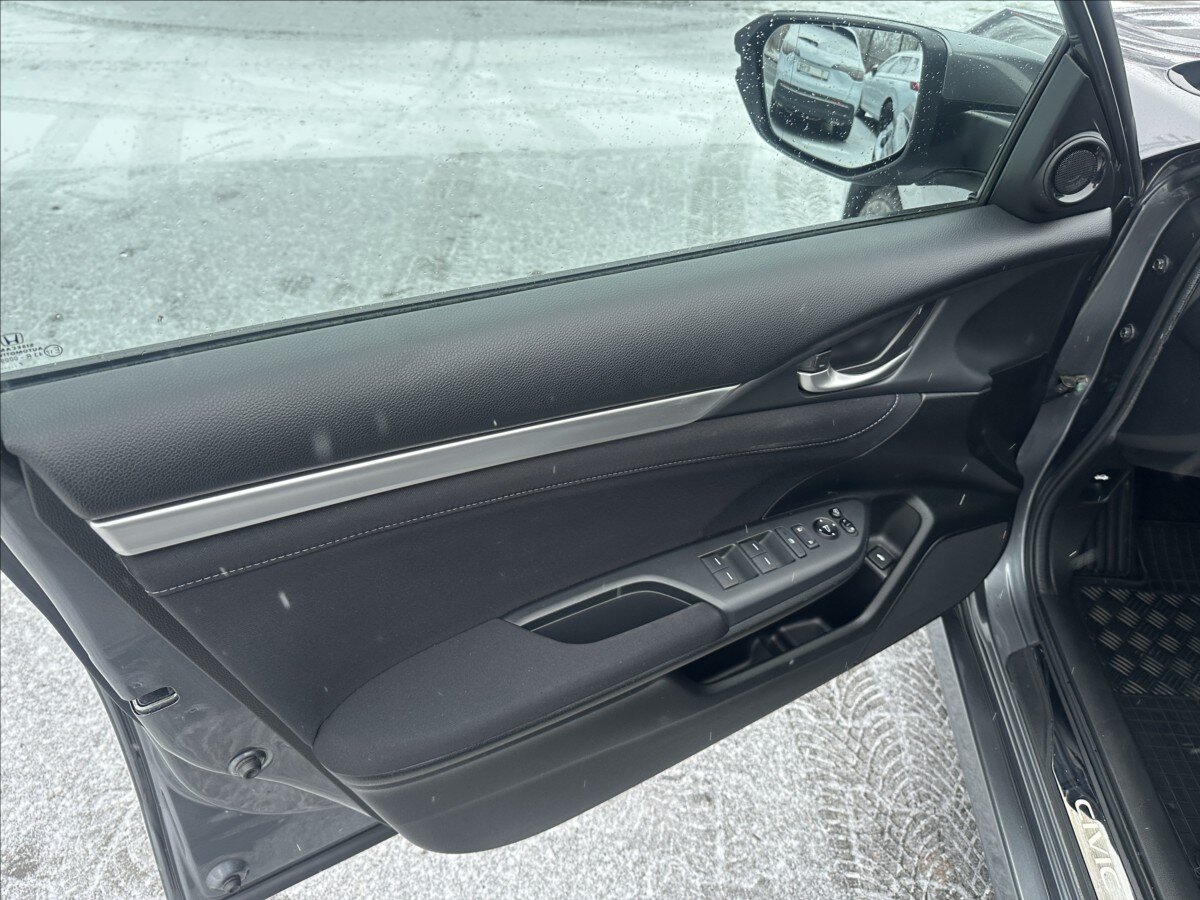 Honda Civic Sedan / Limuzína 1,5 l 134 kw