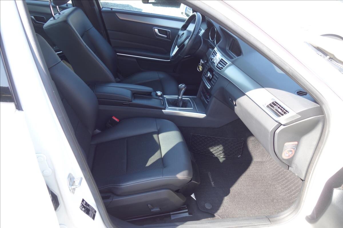 Mercedes-Benz Třídy E Sedan / Limuzína 2,1 l 125 kw