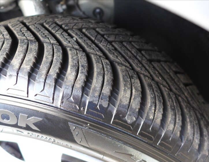 Volkswagen Touran Kombi 1,6 l 77 kw