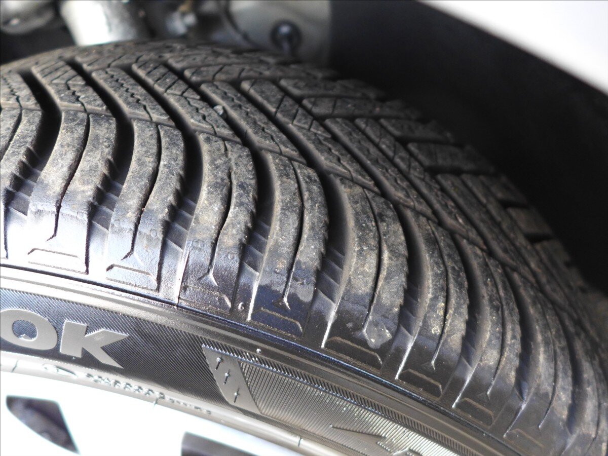 Volkswagen Touran Kombi 1,6 l 77 kw