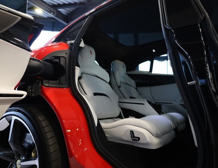 Ferrari Ostatní SUV / Terénní 6,5 l 533 kw