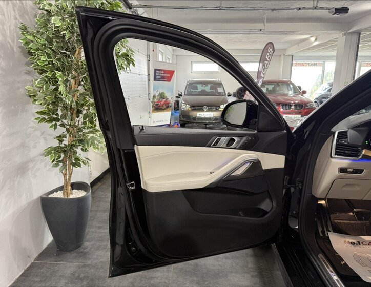 BMW X6 Sedan / Limuzína 3,0 l 250 kw