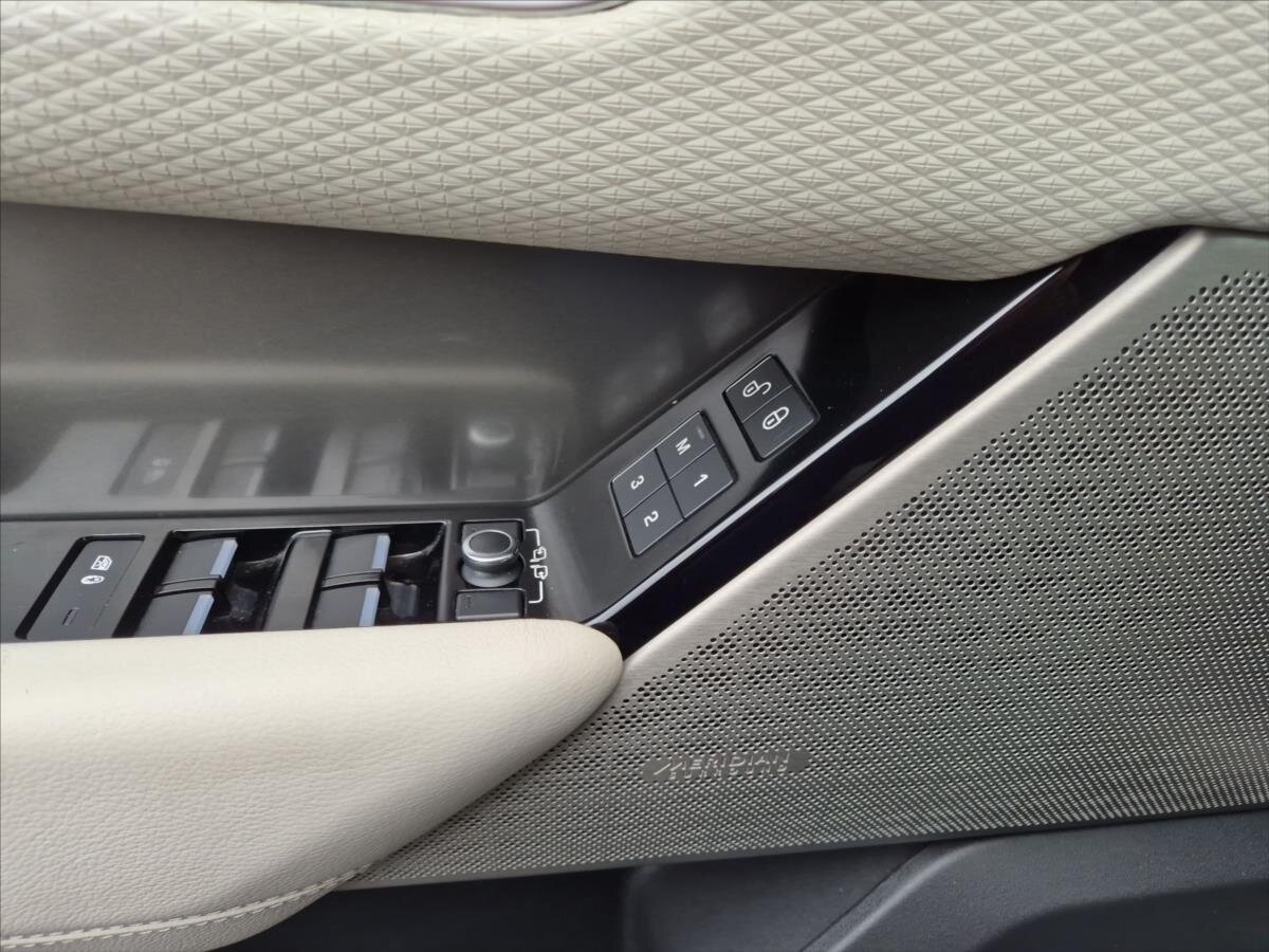 Land Rover Range Rover Velar SUV 3,0 l 221 kw