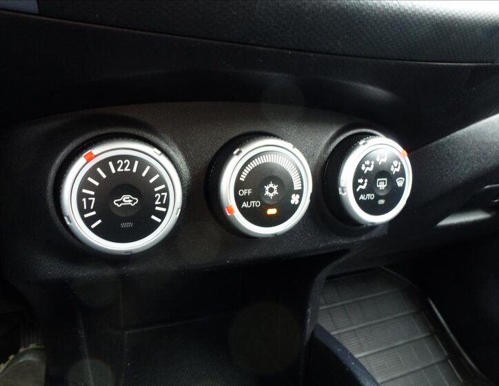 Citroën C-Crosser SUV / Terénní 2,2 l 115 kw