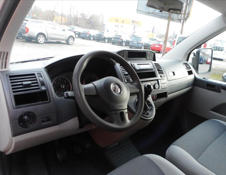 Volkswagen Transporter 9