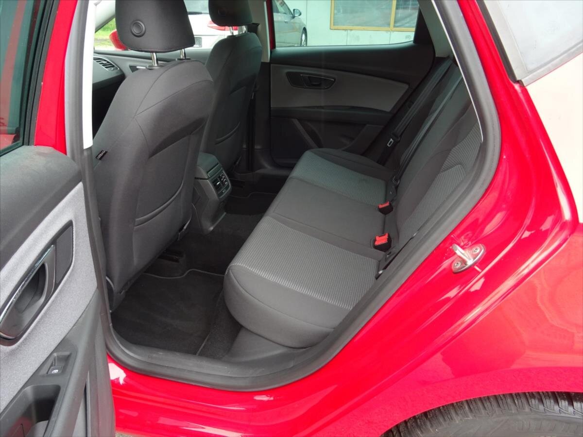 Seat Leon Hatchback 1,5 l 96 kw