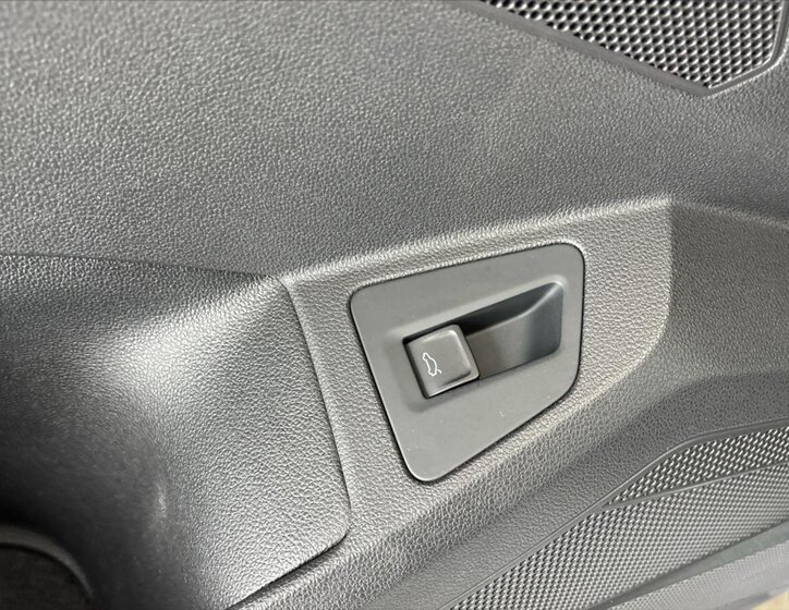 Volkswagen Touareg SUV / Terénní 3,0 l 170 kw