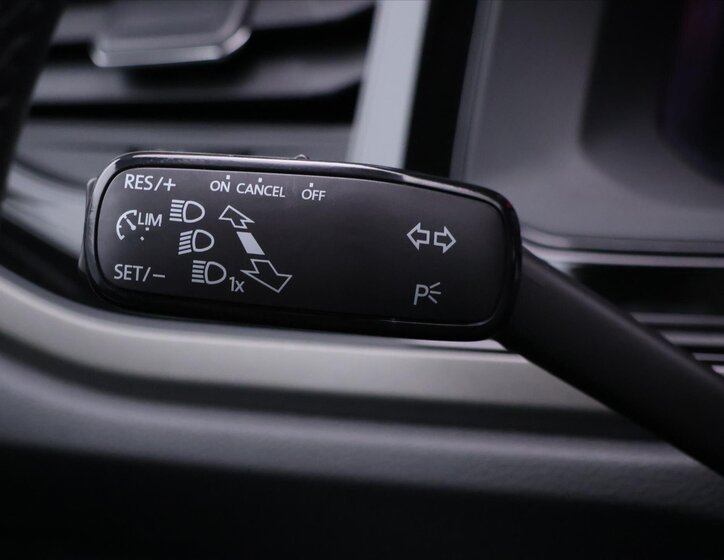 Volkswagen Polo Hatchback 999,0 70 kw