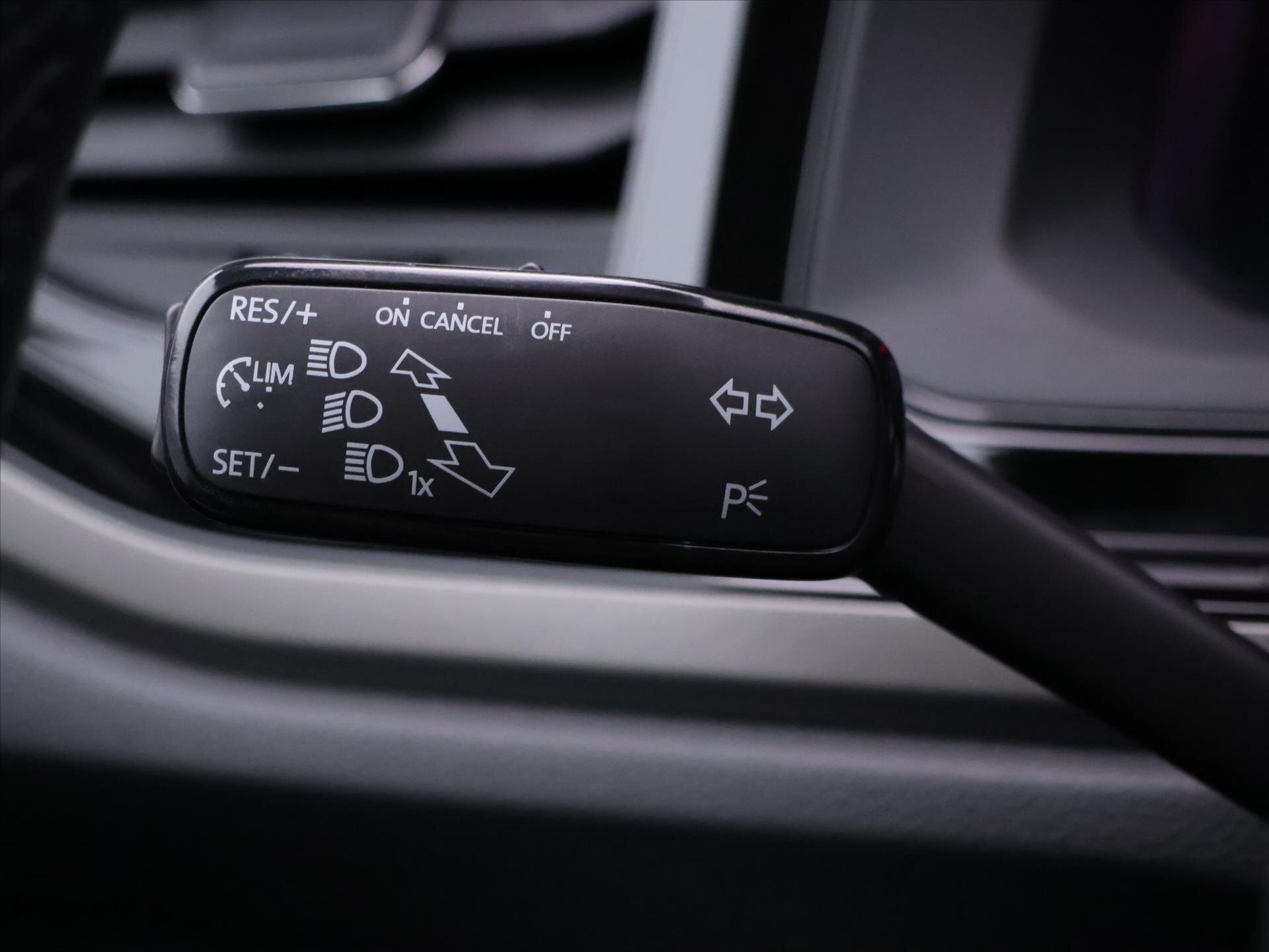 Volkswagen Polo Hatchback 999,0 70 kw