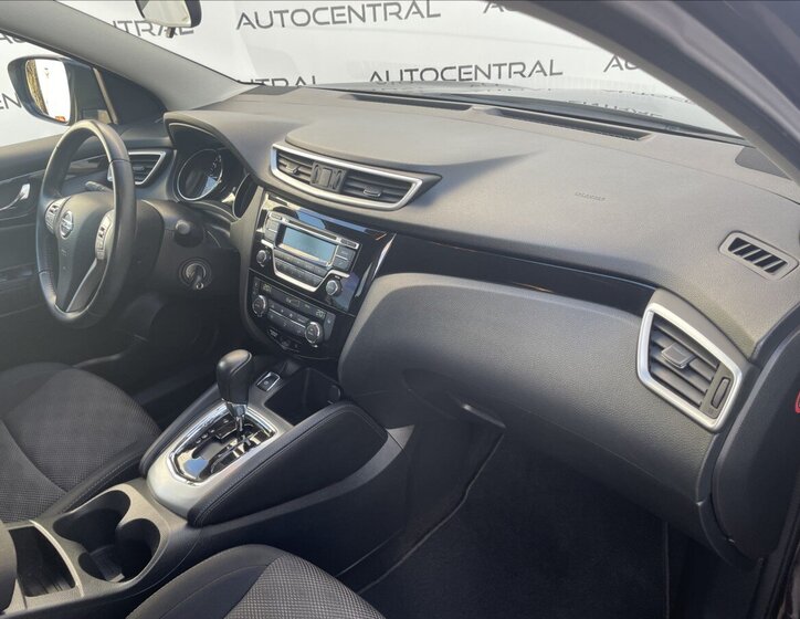 Nissan Qashqai SUV / Terénní 1,2 l 85 kw