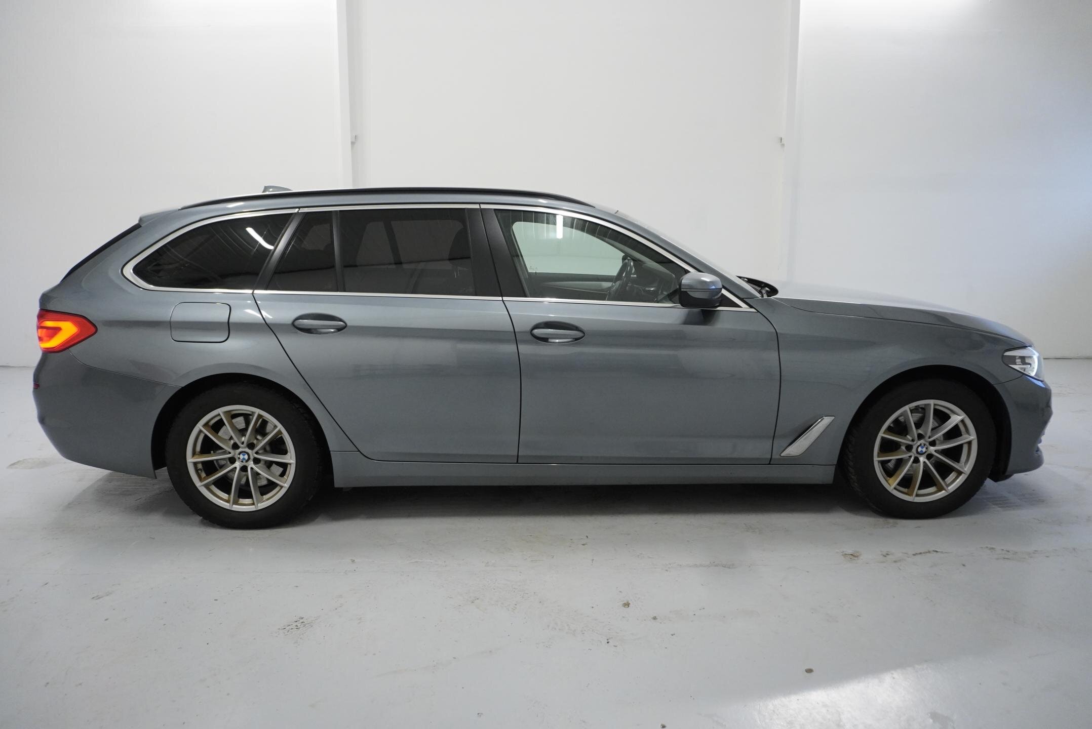 BMW Řada 5 Kombi 2,0 l 140 kw