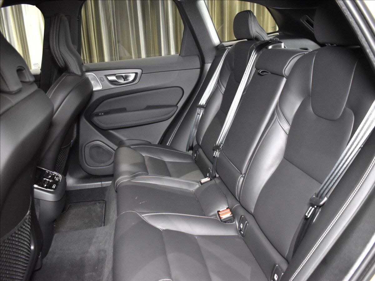 Volvo XC60 SUV / Terénní 2,0 l 184 kw