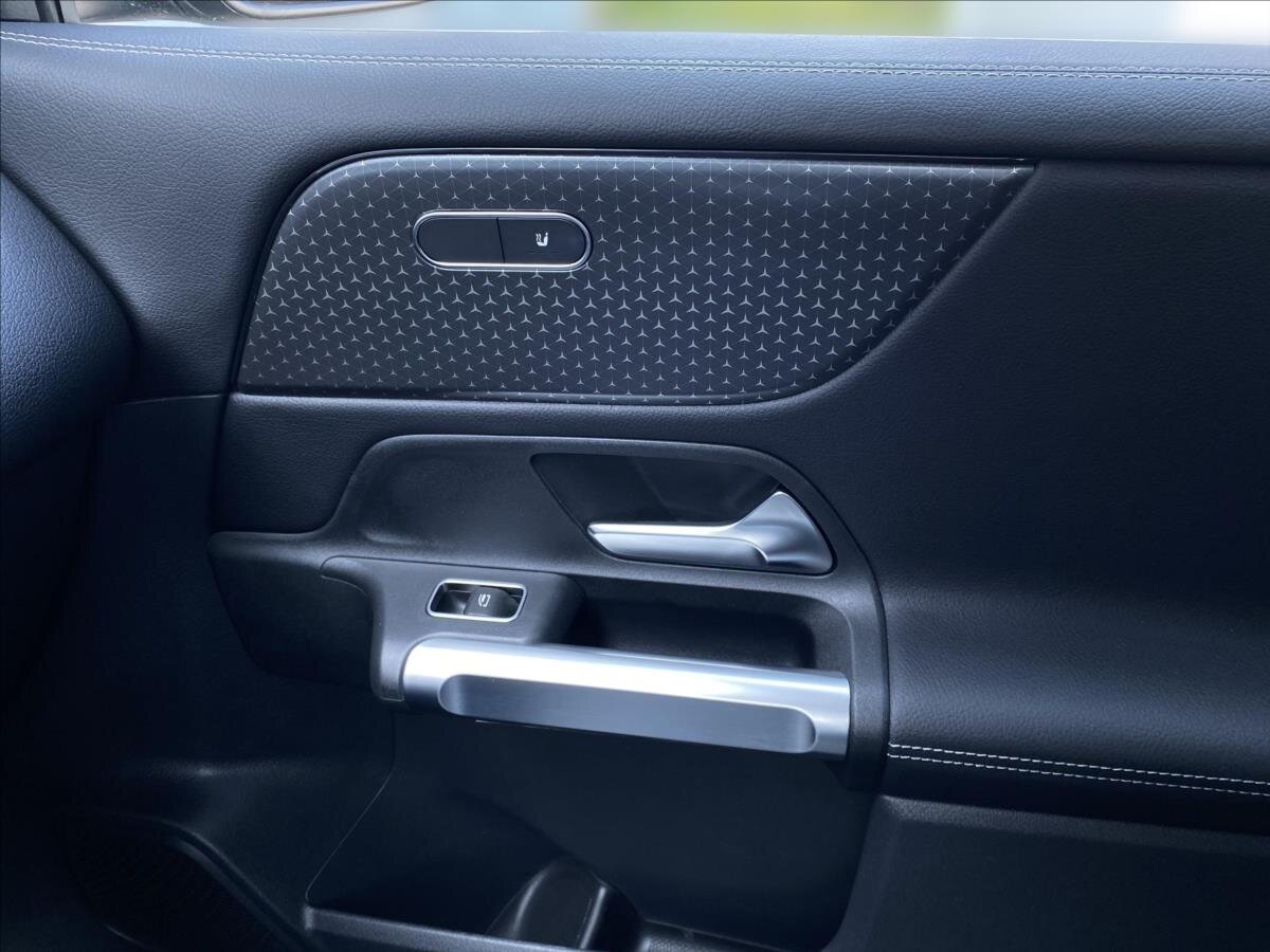 Mercedes-Benz GLB SUV / Terénní 2,0 l 110 kw