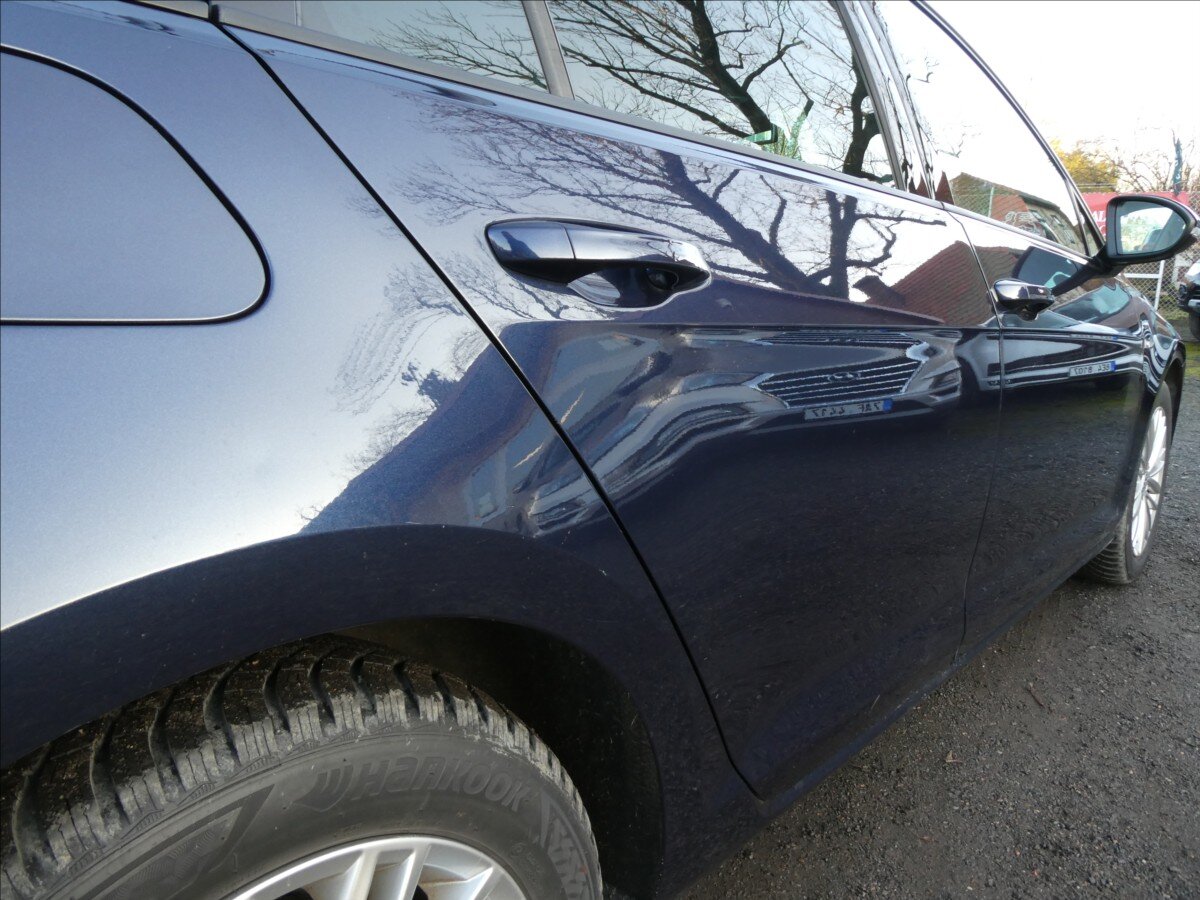 Volkswagen Golf Kombi 1,6 l 81 kw