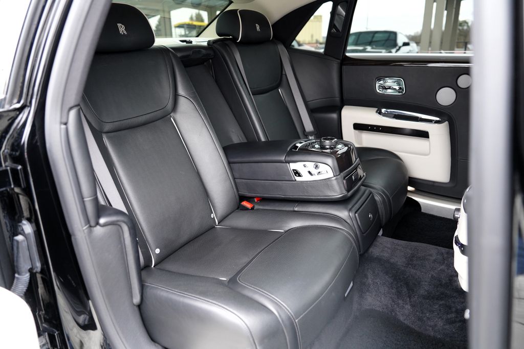 Rolls-Royce Ghost Sedan 6,6 l 420 kw