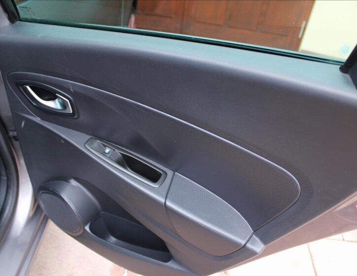 Renault Clio Kombi 898,0 66 kw