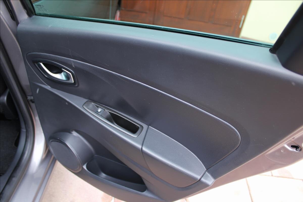 Renault Clio Kombi 898,0 66 kw