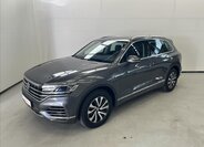 Volkswagen Touareg 1