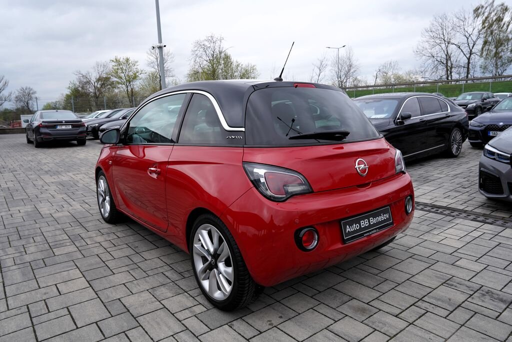Opel Adam Hatchback 1,4 l 64 kw