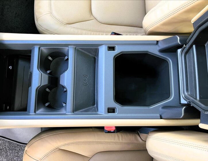 Land Rover Defender SUV 3,0 l 257 kw