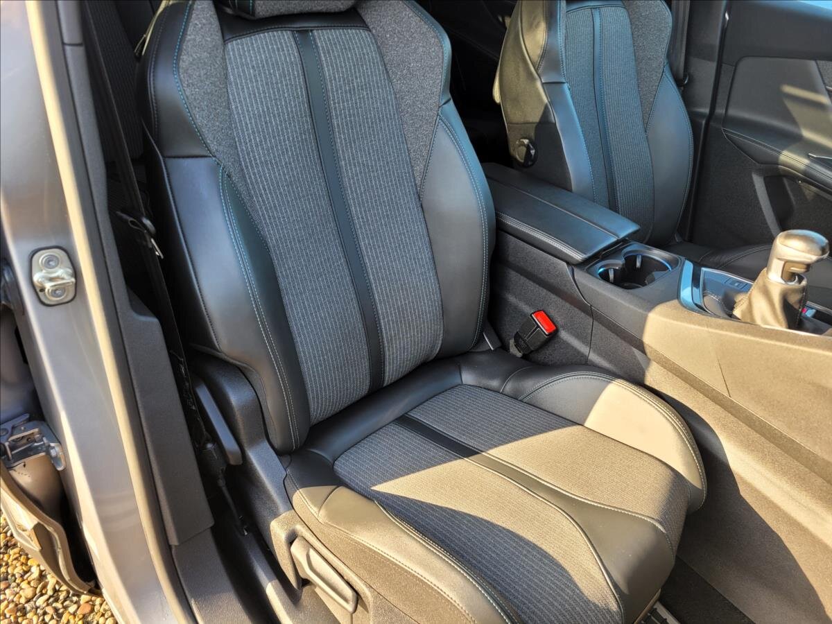 Peugeot 5008 SUV / Terénní 1,5 l 96 kw