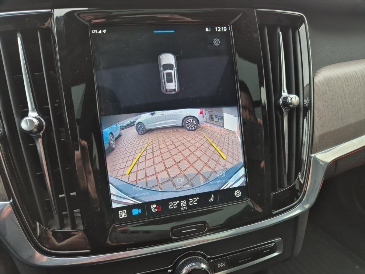 Volvo V90 Kombi 2,0 l 145 kw