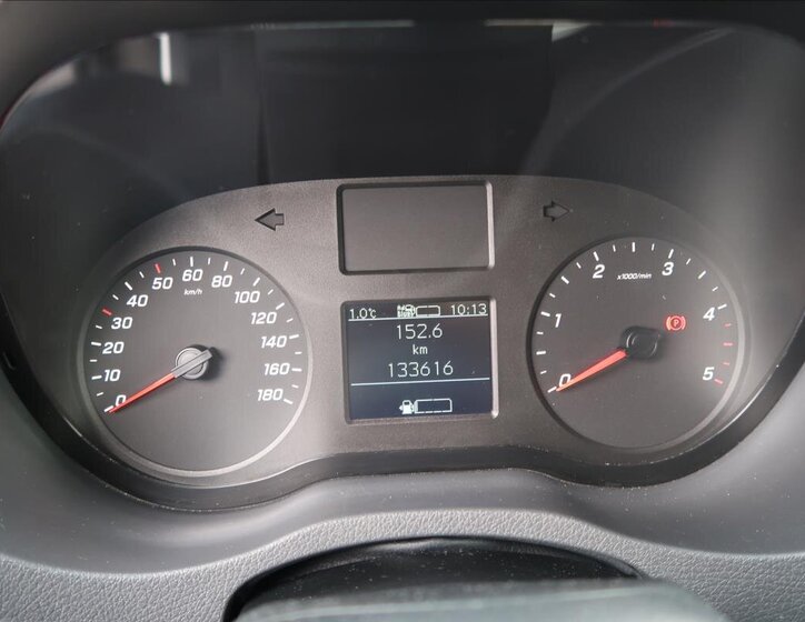 Mercedes-Benz Sprinter 11