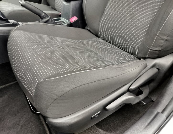 Toyota Auris Kombi 2,0 l 91 kw