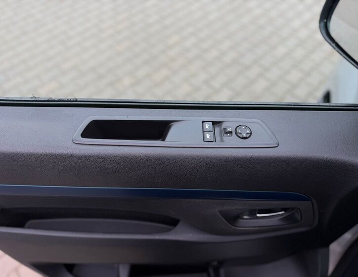 Peugeot Traveller VAN / Minibus 2,0 l 132 kw