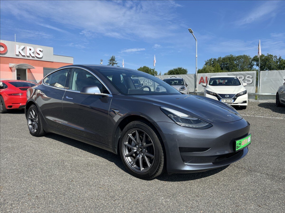Tesla Model 3 Ostatní 0,0 239 kw