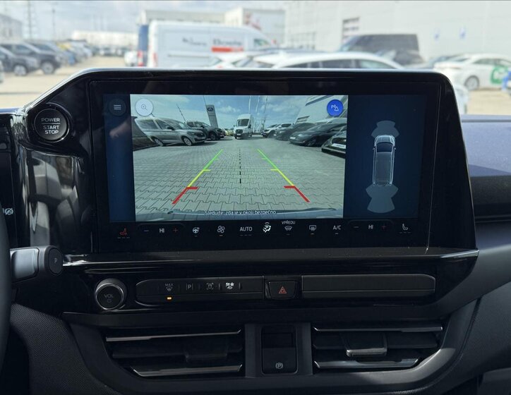 Ford Tourneo Custom MPV 2,0 l 125 kw