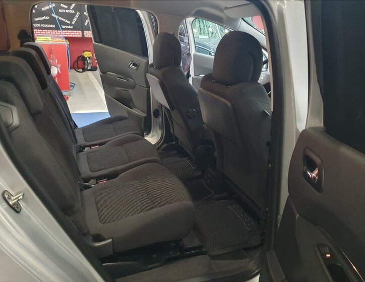 Peugeot 5008 MPV 1,6 l 88 kw