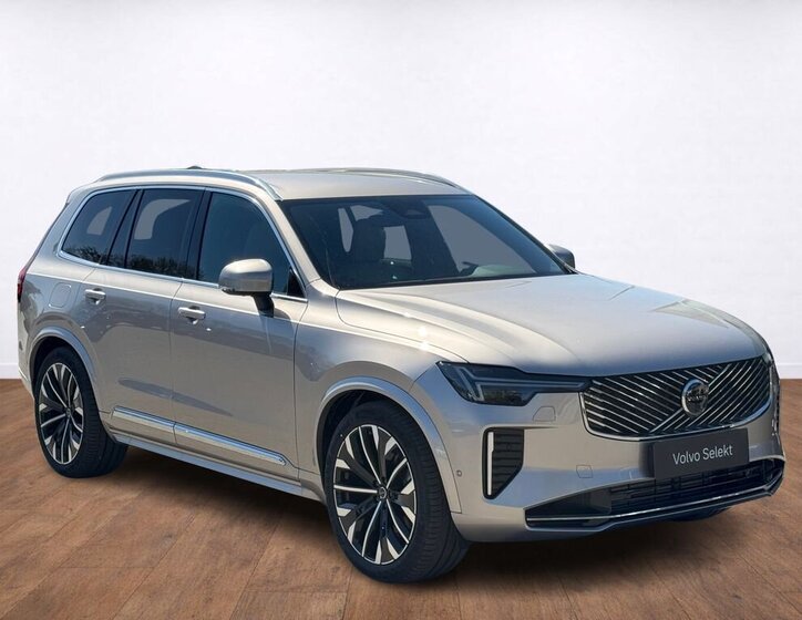 Volvo XC90 SUV / Terénní 2,0 l 335 kw