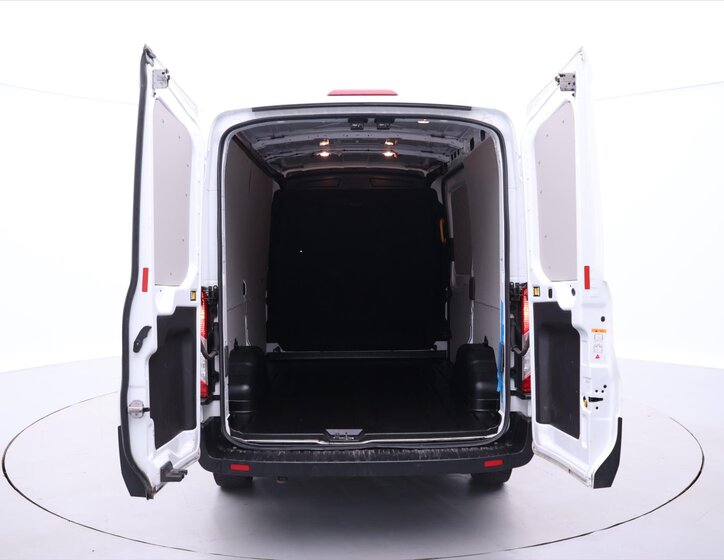 Ford Transit 9