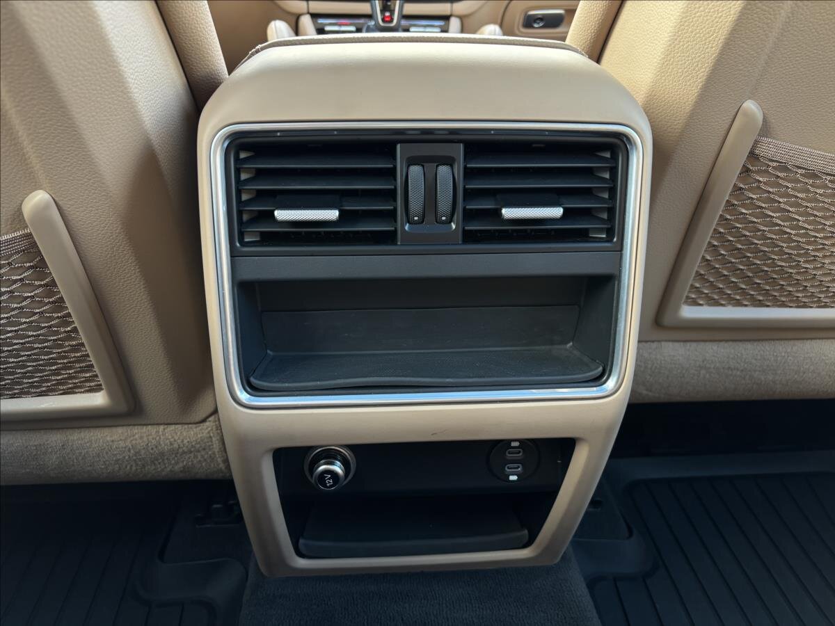 Porsche Cayenne SUV 3,0 l 250 kw