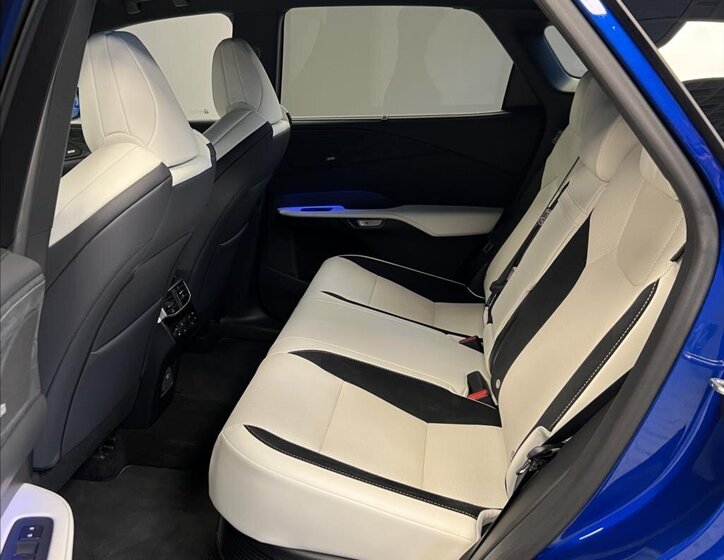 Lexus RX 500h SUV 2,4 l 273 kw