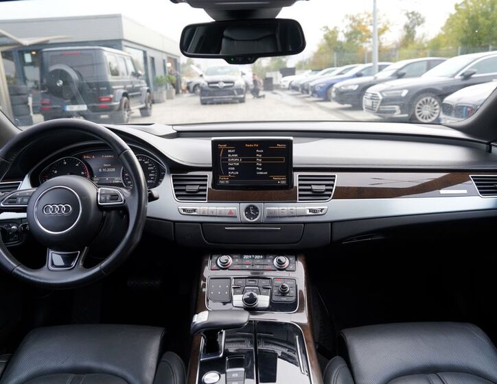 Audi A8 23