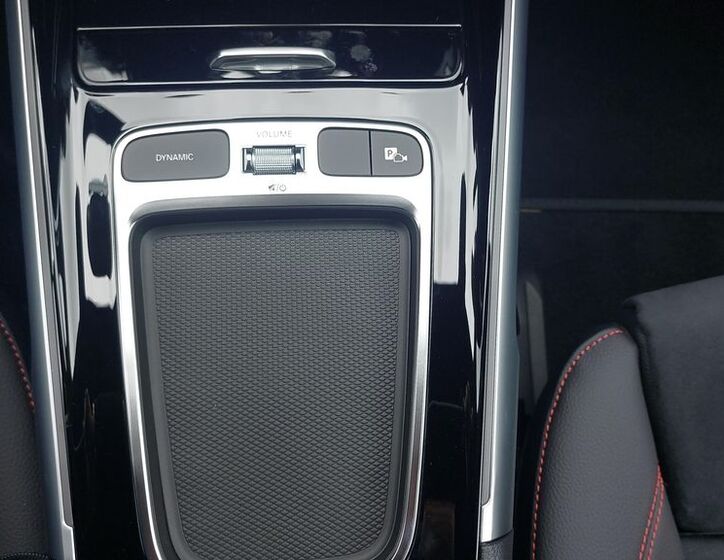 Mercedes-Benz EQB 18