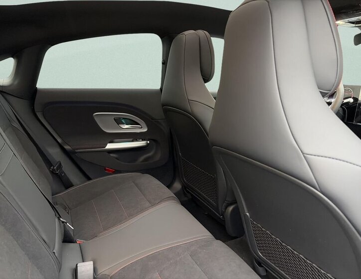 Mercedes-Benz CLA Sedan / Limuzína 1,5 l 120 kw