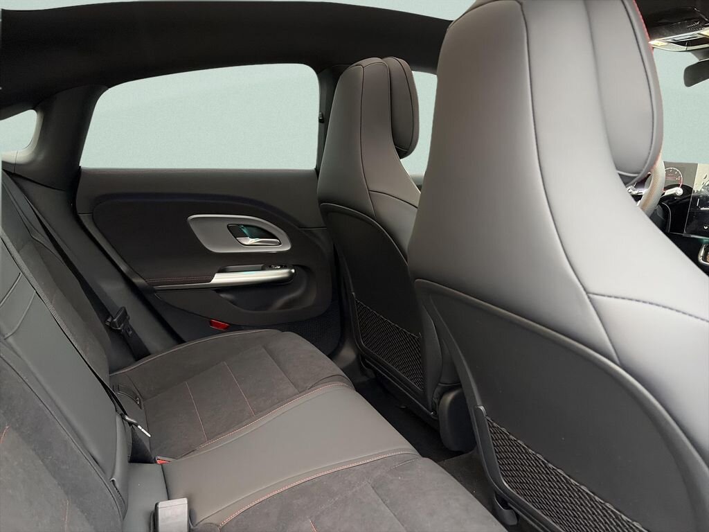 Mercedes-Benz CLA Sedan / Limuzína 1,5 l 120 kw